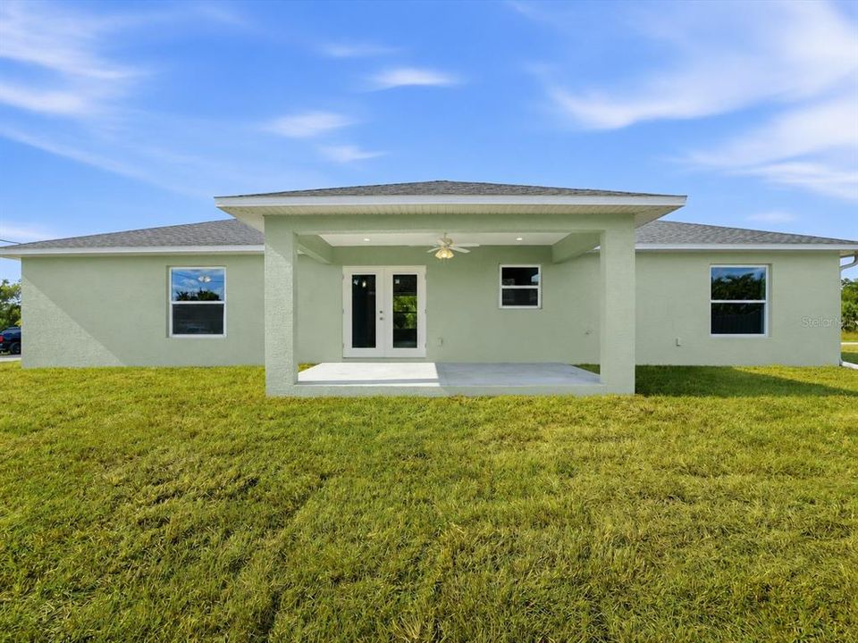 For Sale: $405,000 (3 beds, 2 baths, 1639 Square Feet)