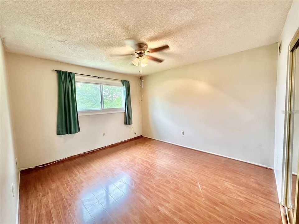 For Sale: $150,000 (3 beds, 2 baths, 1112 Square Feet)
