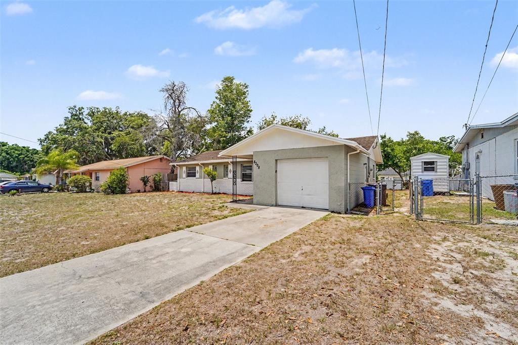 For Sale: $314,900 (4 beds, 1 baths, 1110 Square Feet)