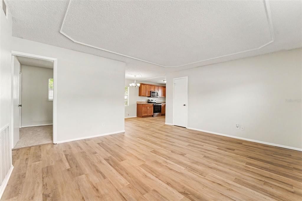For Sale: $314,900 (4 beds, 1 baths, 1110 Square Feet)