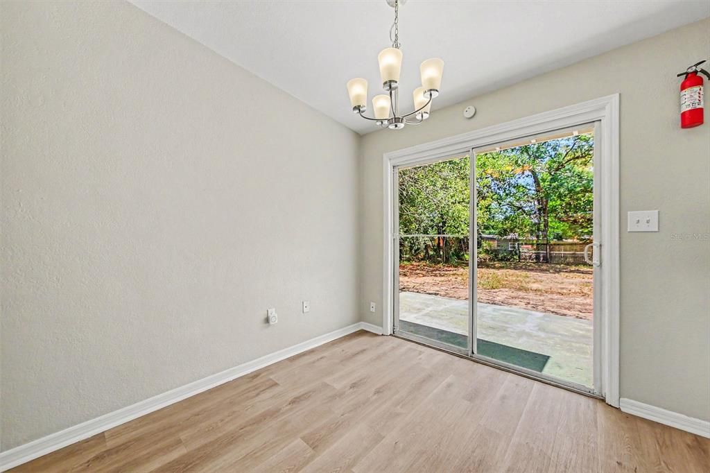 На продажу: $234,900 (3 спален, 1 ванн, 1025 Квадратных фут)
