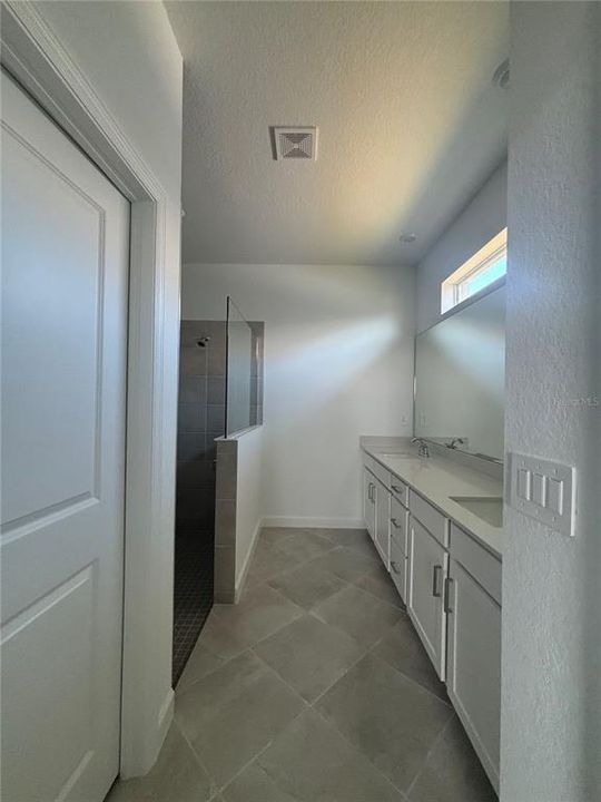 En Renta: $2,950 (4 camas, 3 baños, 2006 Pies cuadrados)