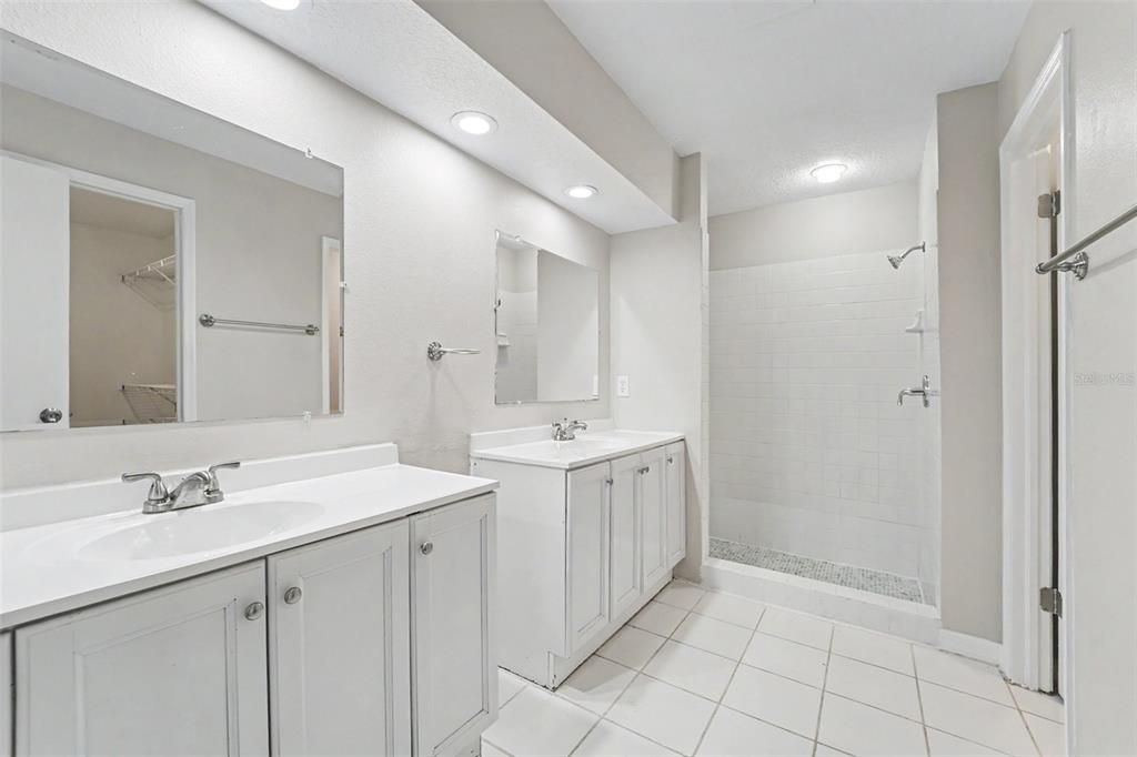 На продажу: $334,900 (3 спален, 2 ванн, 1470 Квадратных фут)
