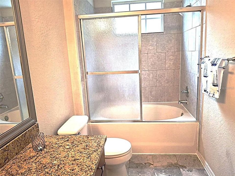 В аренду: $1,750 (2 спален, 2 ванн, 1087 Квадратных фут)