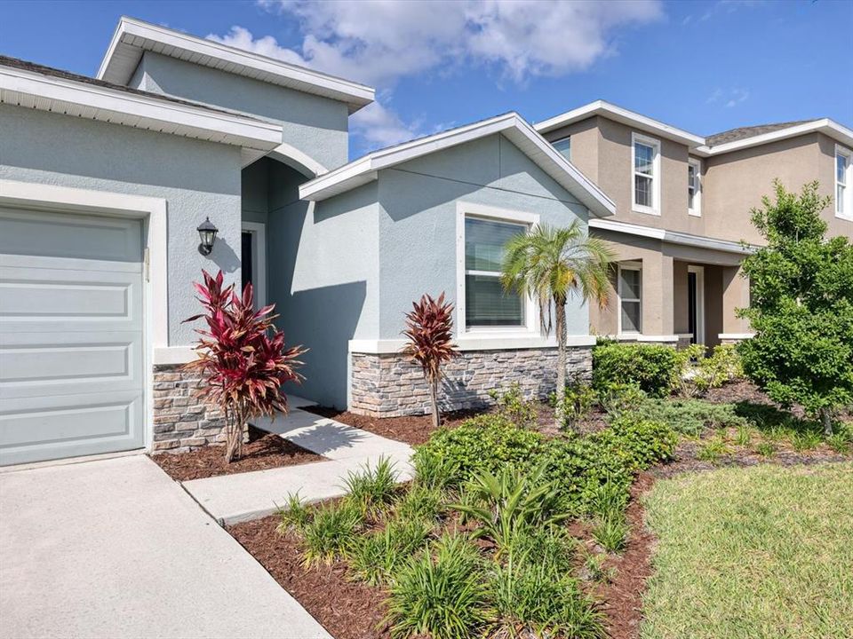 For Rent: $3,500 (4 beds, 2 baths, 2045 Square Feet)