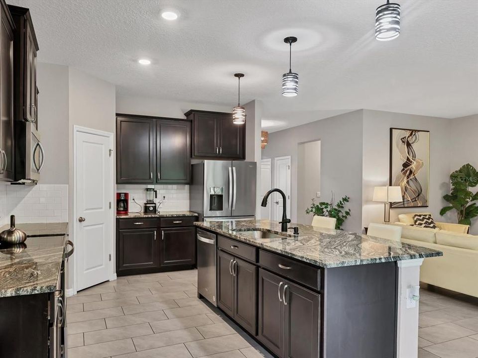 For Rent: $3,500 (4 beds, 2 baths, 2045 Square Feet)