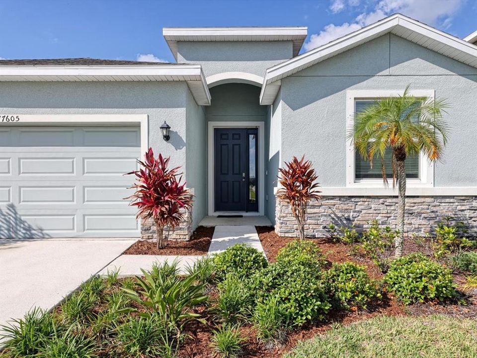 For Rent: $3,500 (4 beds, 2 baths, 2045 Square Feet)