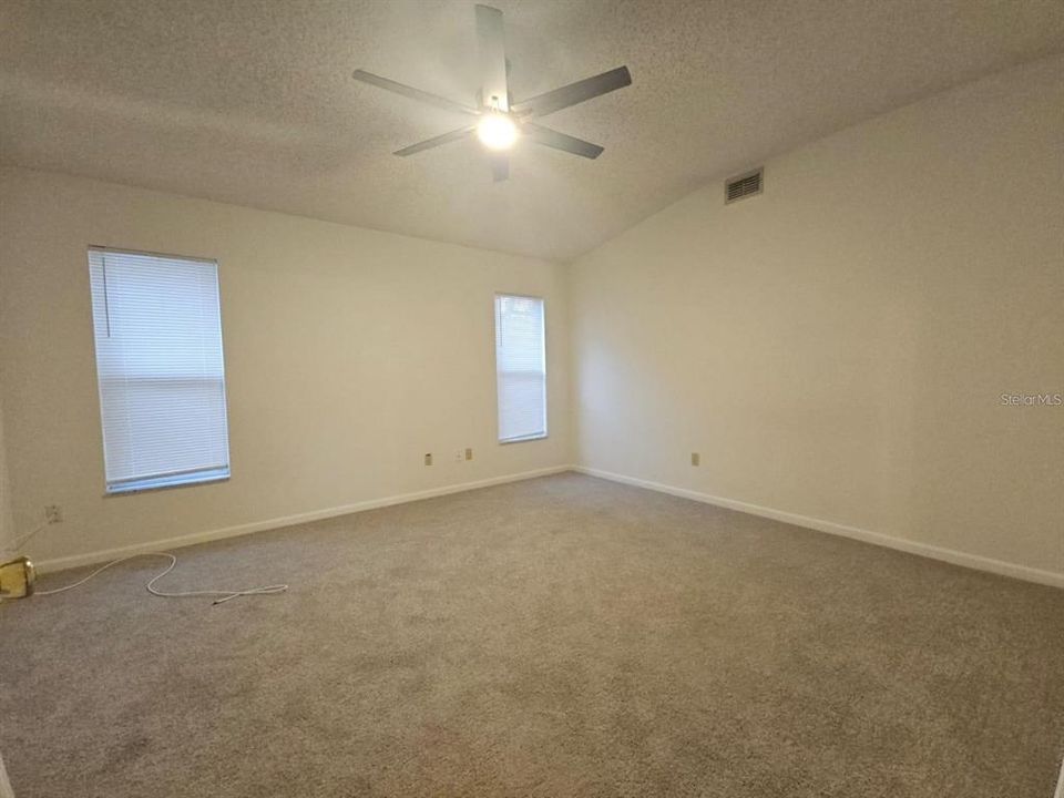 En Renta: $2,500 (3 camas, 2 baños, 1631 Pies cuadrados)