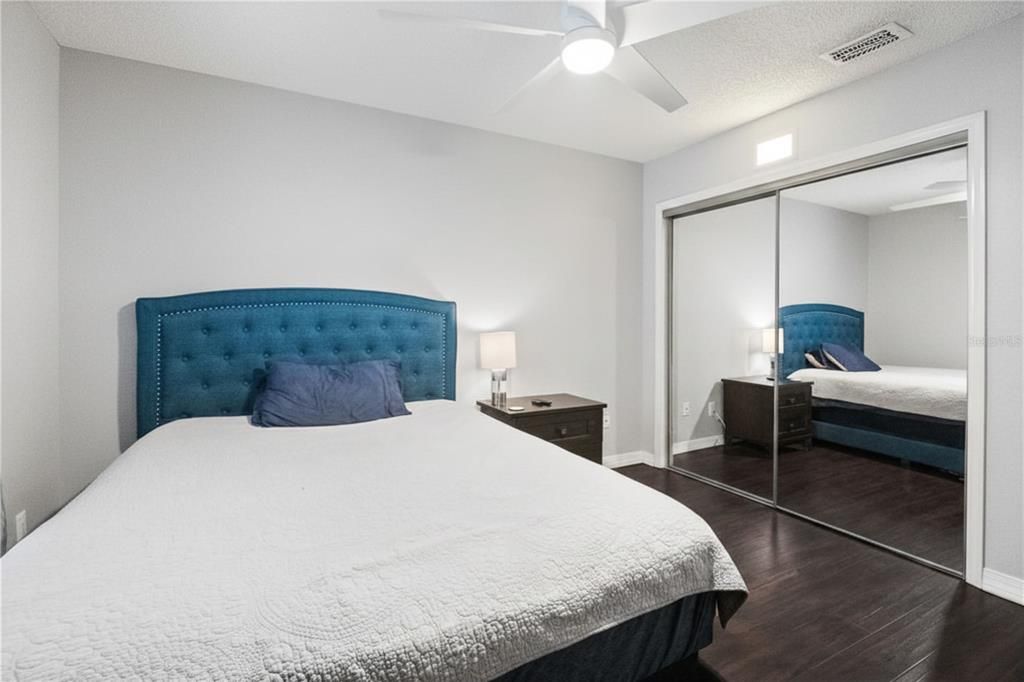 Activo con contrato: $515,000 (3 camas, 2 baños, 2456 Pies cuadrados)