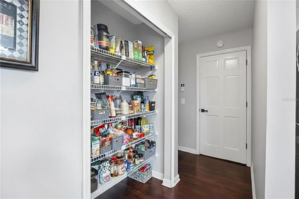 Activo con contrato: $515,000 (3 camas, 2 baños, 2456 Pies cuadrados)