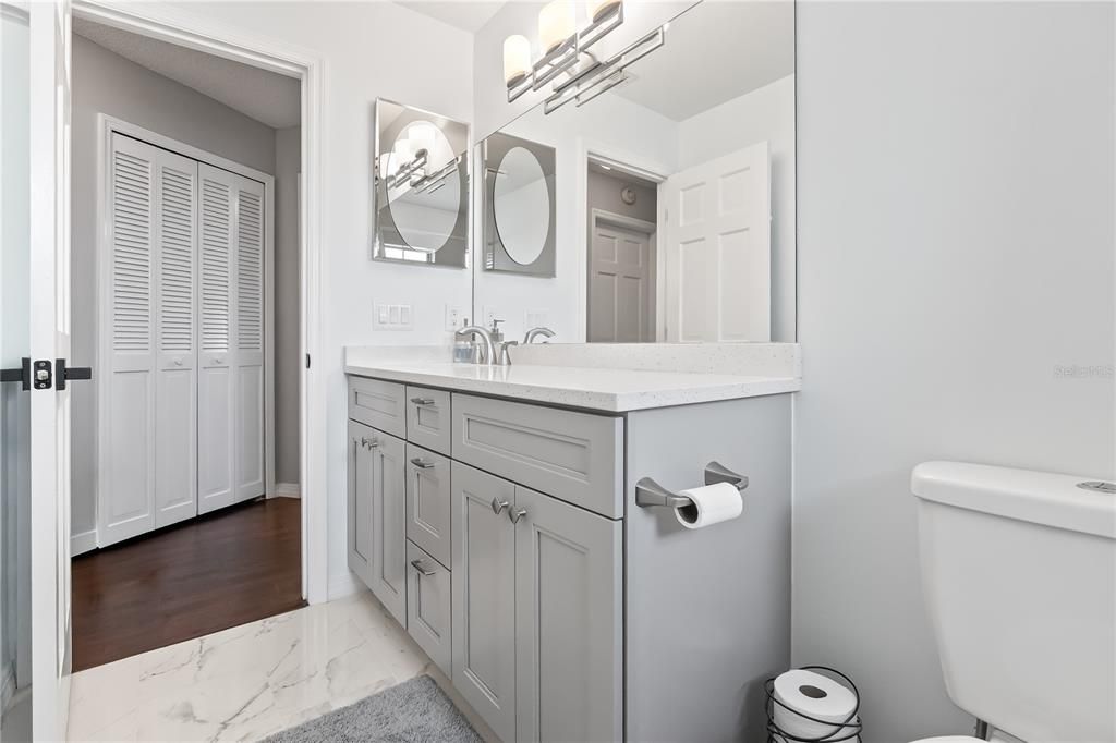 Activo con contrato: $515,000 (3 camas, 2 baños, 2456 Pies cuadrados)
