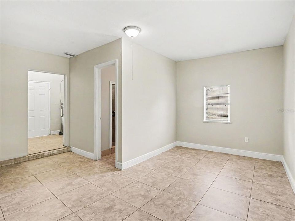 For Sale: $254,900 (4 beds, 2 baths, 1168 Square Feet)