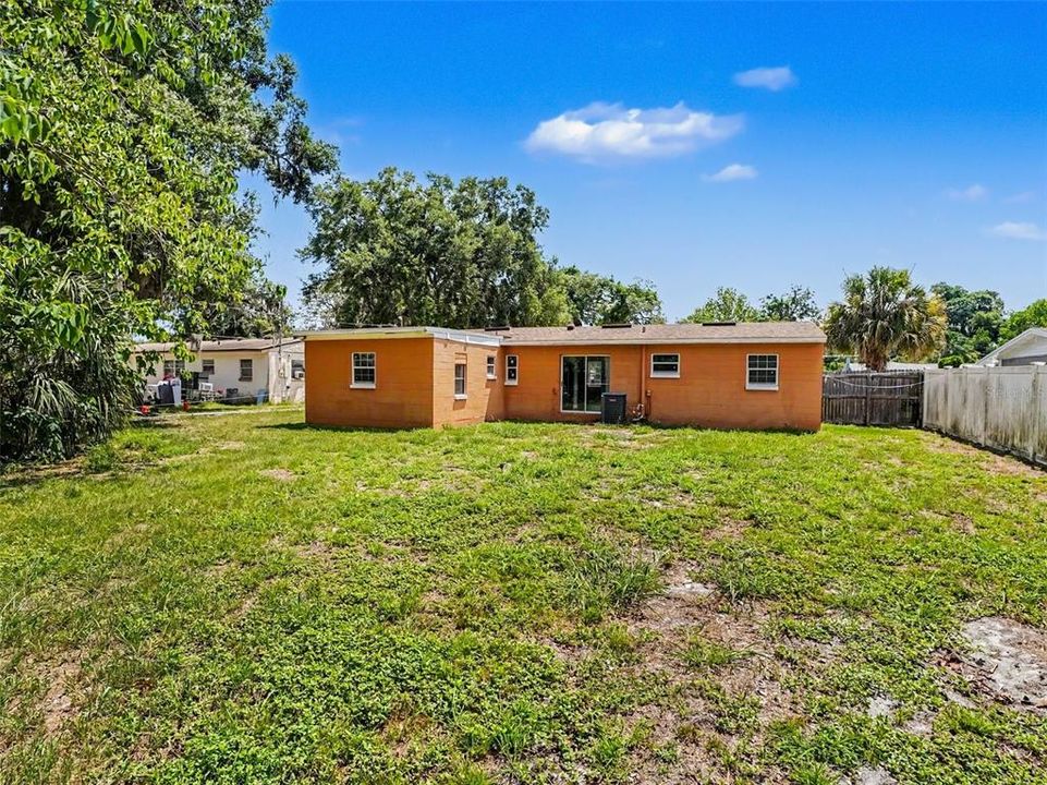 For Sale: $254,900 (4 beds, 2 baths, 1168 Square Feet)