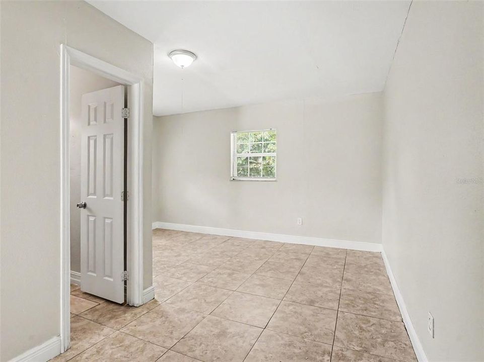 For Sale: $254,900 (4 beds, 2 baths, 1168 Square Feet)