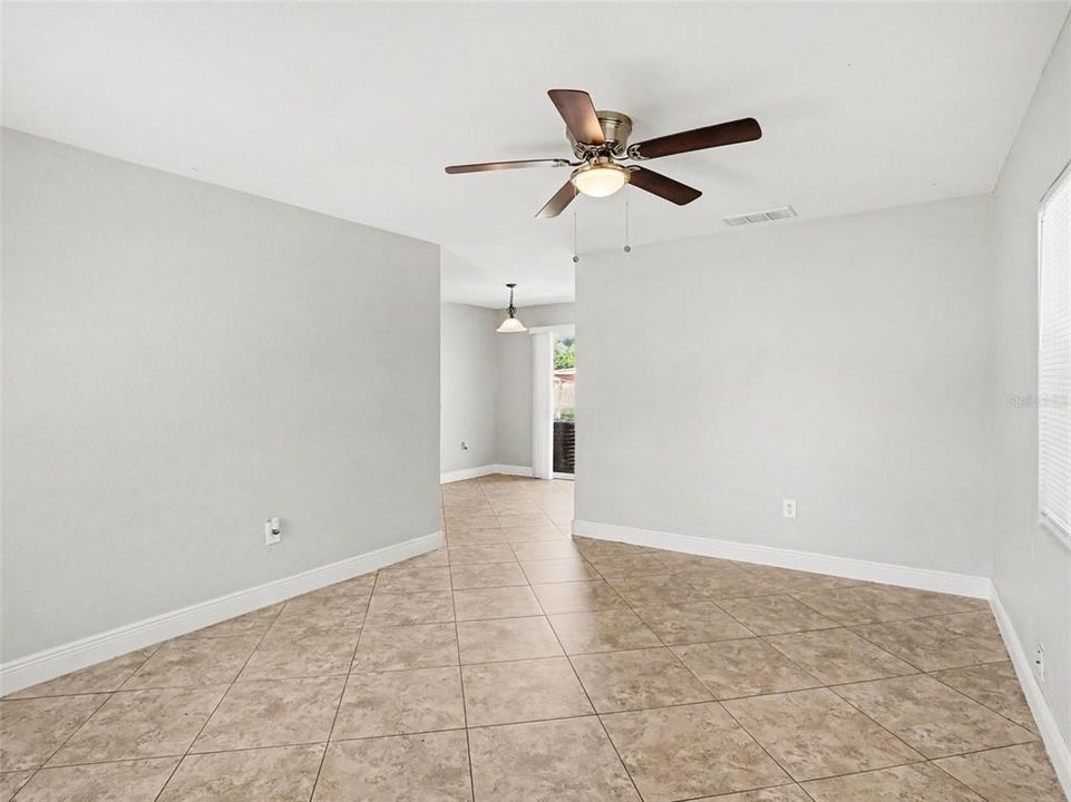 For Sale: $254,900 (4 beds, 2 baths, 1168 Square Feet)