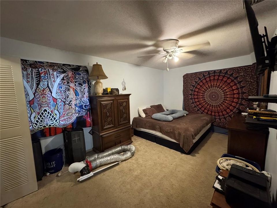 Activo con contrato: $120,000 (2 camas, 2 baños, 956 Pies cuadrados)