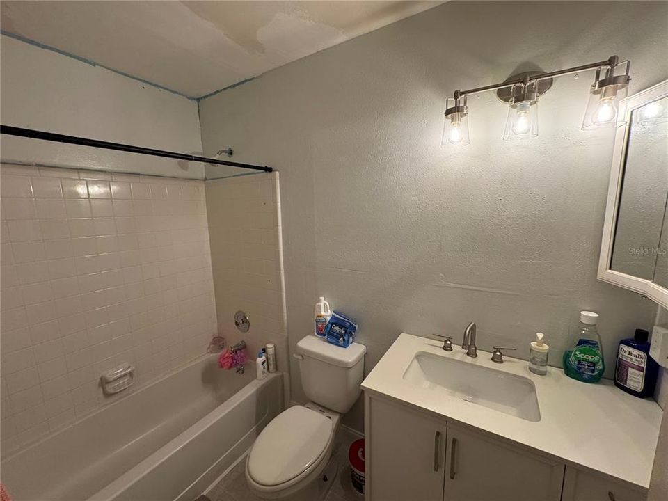 Activo con contrato: $120,000 (2 camas, 2 baños, 956 Pies cuadrados)