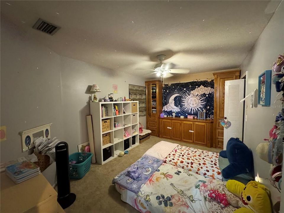 Activo con contrato: $120,000 (2 camas, 2 baños, 956 Pies cuadrados)