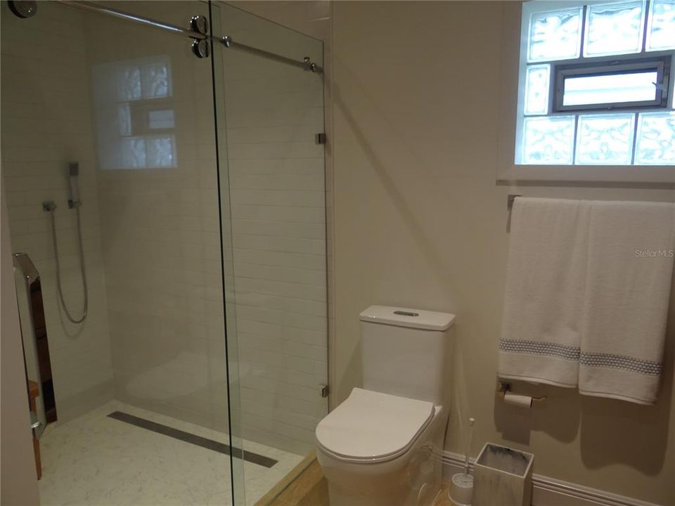 For Rent: $5,000 (3 beds, 2 baths, 2213 Square Feet)