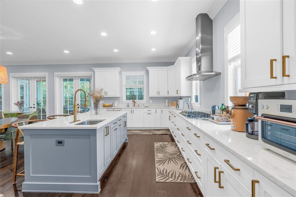 For Sale: $1,100,000 (4 beds, 3 baths, 3046 Square Feet)