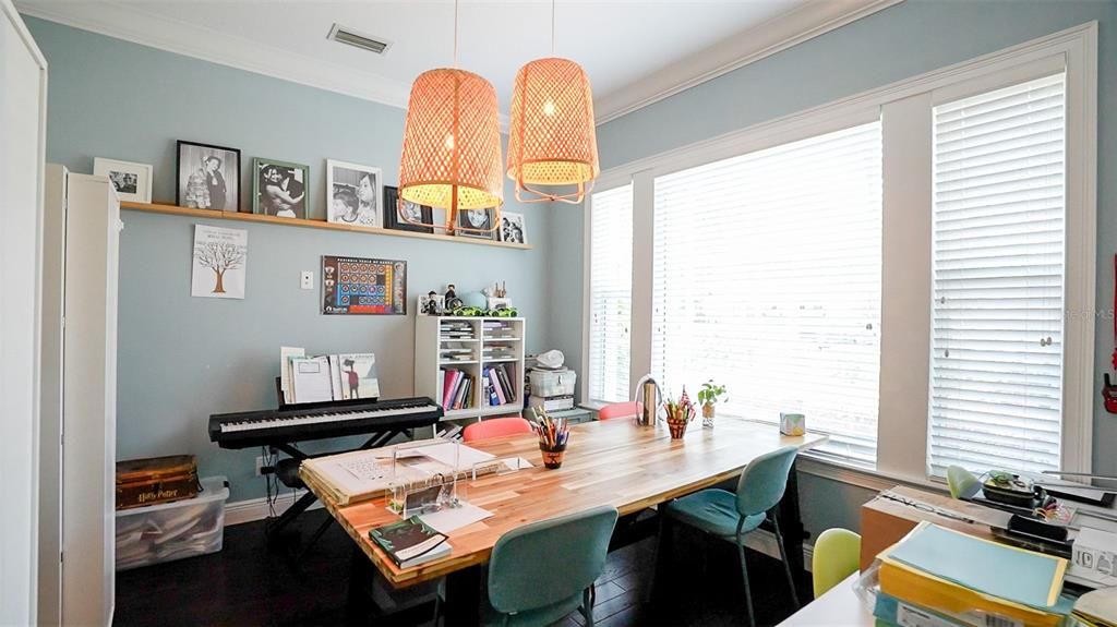 For Sale: $1,100,000 (4 beds, 3 baths, 3046 Square Feet)