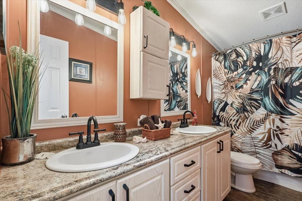 For Sale: $289,000 (4 beds, 2 baths, 1622 Square Feet)