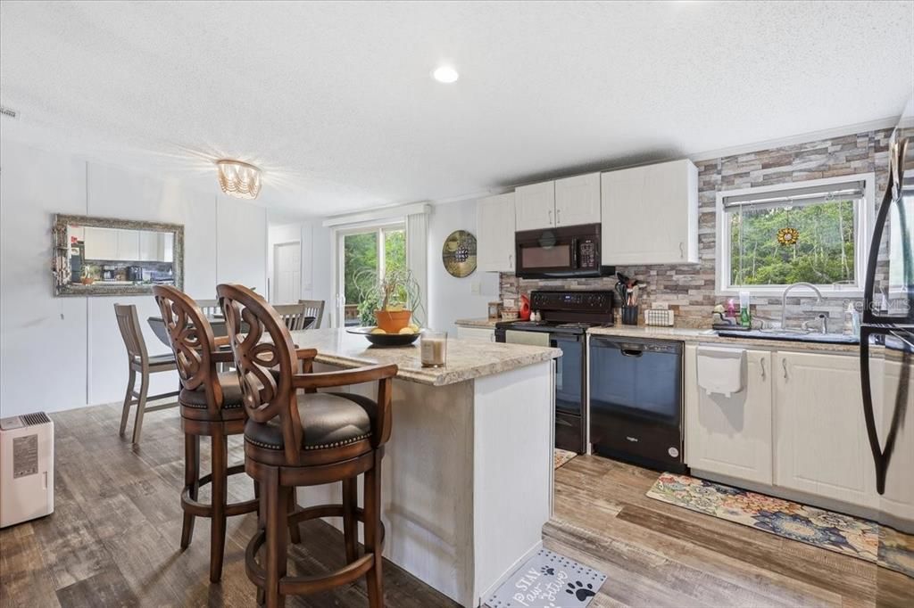 For Sale: $289,000 (4 beds, 2 baths, 1622 Square Feet)