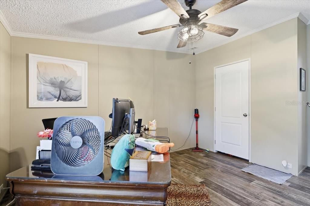 For Sale: $289,000 (4 beds, 2 baths, 1622 Square Feet)