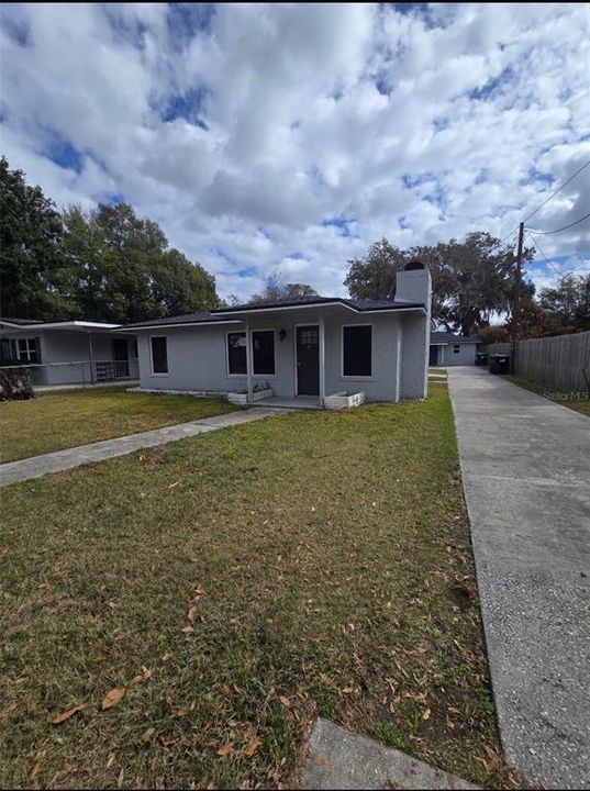 Vendido Recientemente: $300,000 (4 camas, 2 baños, 701 Pies cuadrados)