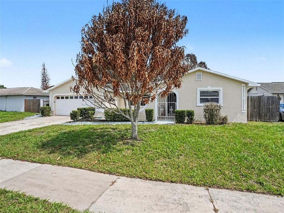 Activo con contrato: $349,900 (3 camas, 2 baños, 1338 Pies cuadrados)