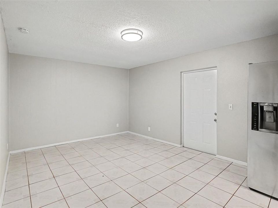 Activo con contrato: $349,900 (3 camas, 2 baños, 1338 Pies cuadrados)