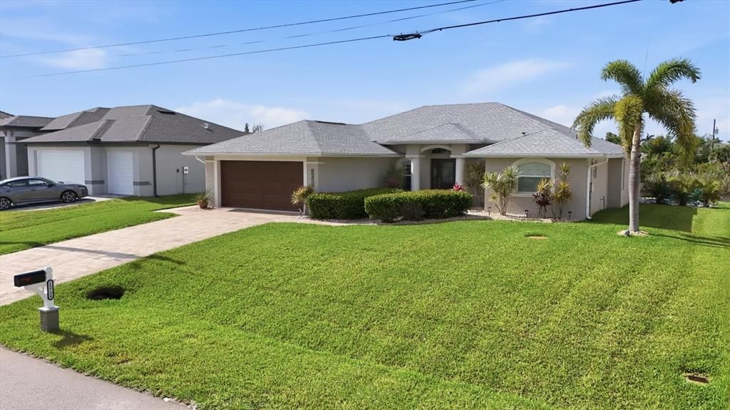 For Sale: $575,000 (3 beds, 2 baths, 1610 Square Feet)