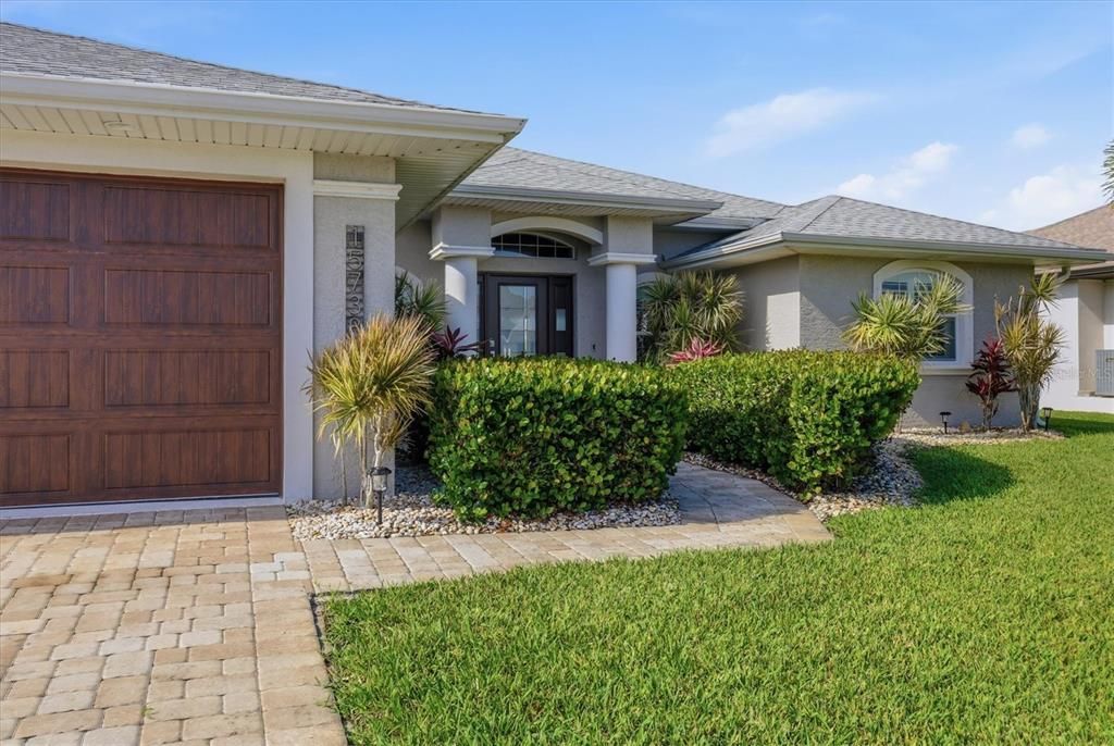 For Sale: $575,000 (3 beds, 2 baths, 1610 Square Feet)