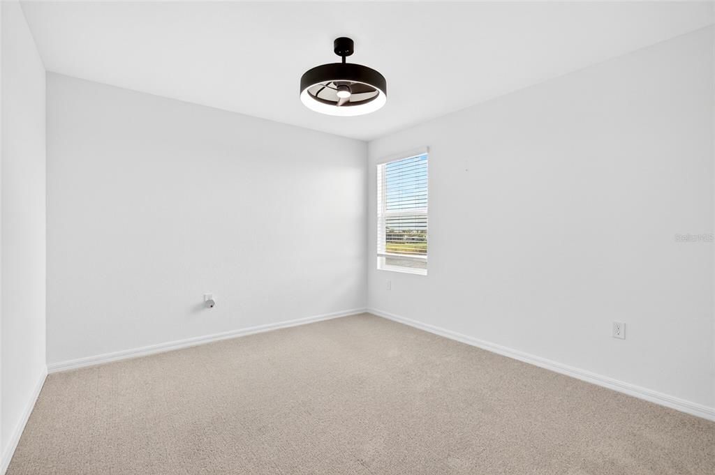 На продажу: $389,900 (6 спален, 3 ванн, 2463 Квадратных фут)