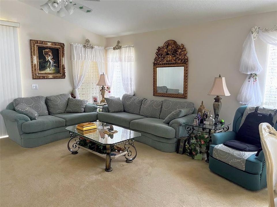 En Venta: $387,000 (3 camas, 2 baños, 1683 Pies cuadrados)