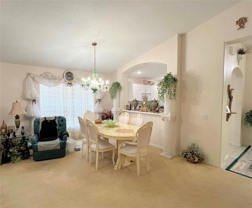 En Venta: $387,000 (3 camas, 2 baños, 1683 Pies cuadrados)