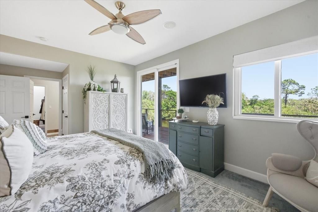 For Sale: $1,050,000 (3 beds, 2 baths, 3164 Square Feet)