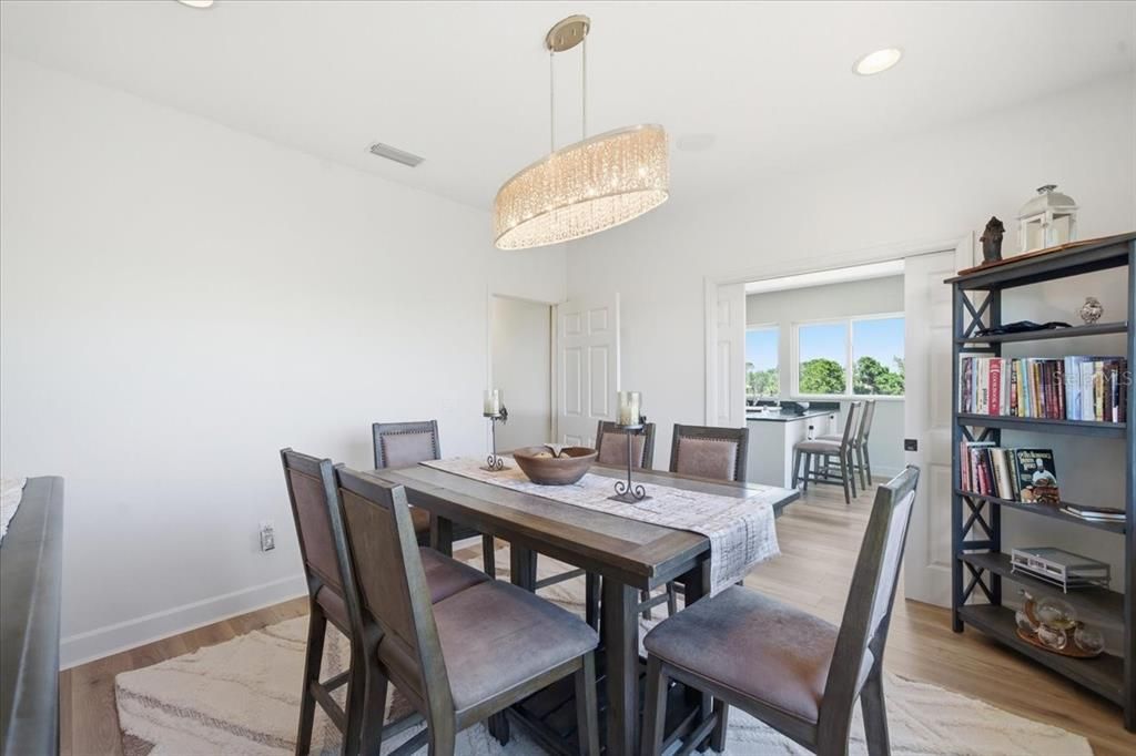For Sale: $1,050,000 (3 beds, 2 baths, 3164 Square Feet)
