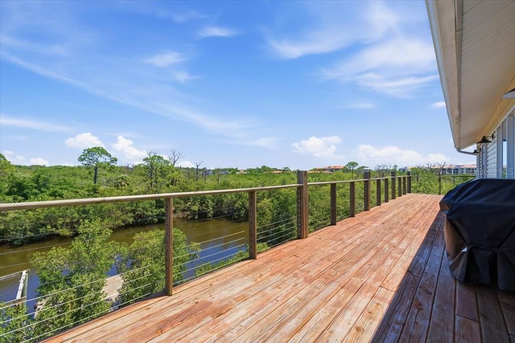 For Sale: $1,050,000 (3 beds, 2 baths, 3164 Square Feet)