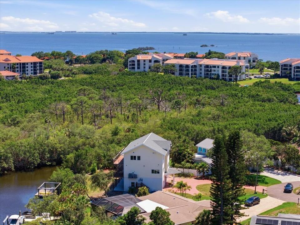 For Sale: $1,050,000 (3 beds, 2 baths, 3164 Square Feet)