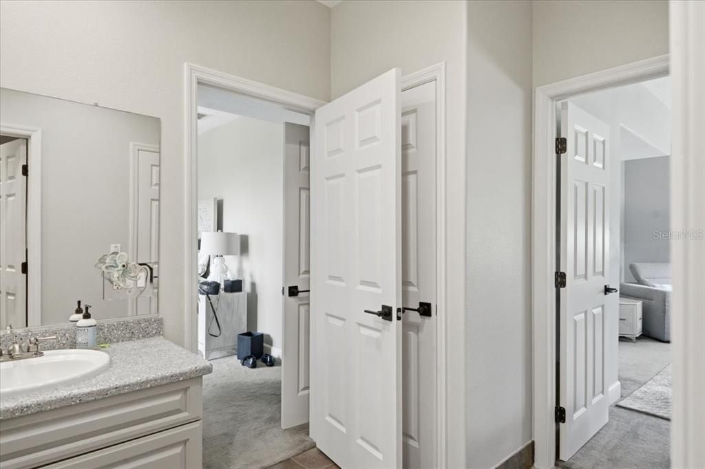 For Sale: $1,050,000 (3 beds, 2 baths, 3164 Square Feet)