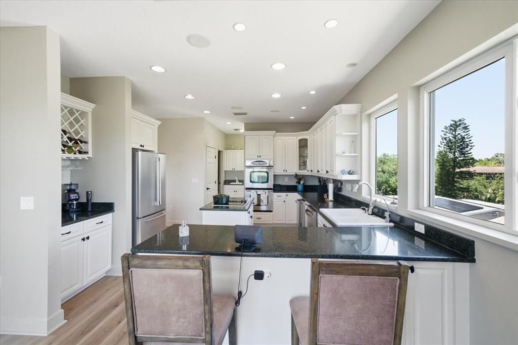 For Sale: $1,050,000 (3 beds, 2 baths, 3164 Square Feet)
