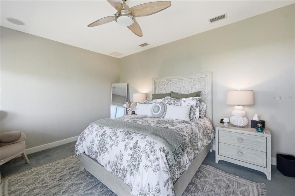 For Sale: $1,050,000 (3 beds, 2 baths, 3164 Square Feet)