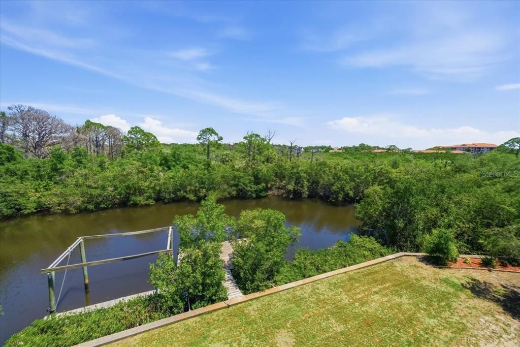 For Sale: $1,050,000 (3 beds, 2 baths, 3164 Square Feet)