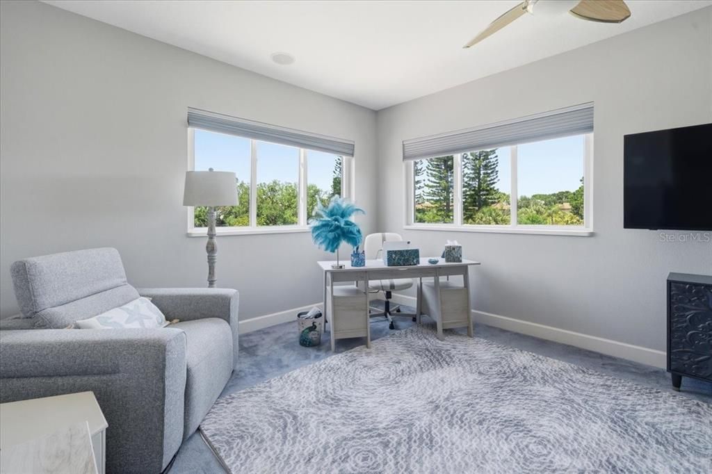 For Sale: $1,050,000 (3 beds, 2 baths, 3164 Square Feet)