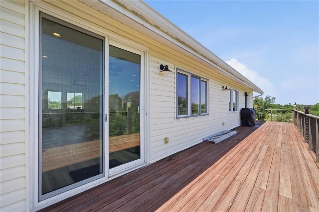For Sale: $1,050,000 (3 beds, 2 baths, 3164 Square Feet)