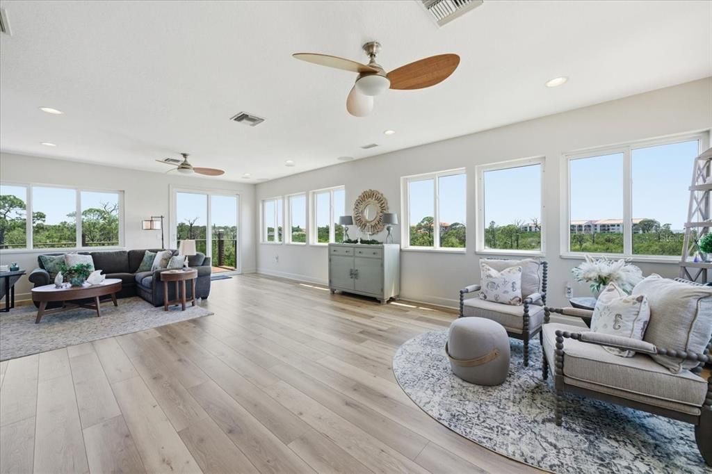For Sale: $1,050,000 (3 beds, 2 baths, 3164 Square Feet)