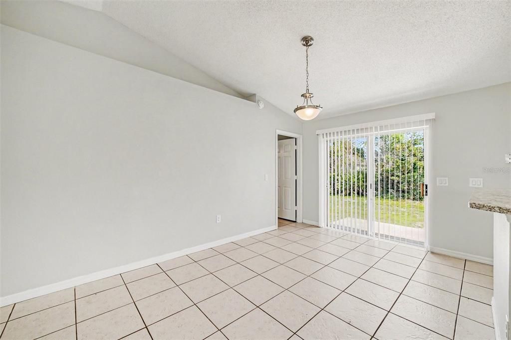 For Sale: $285,500 (3 beds, 2 baths, 1191 Square Feet)