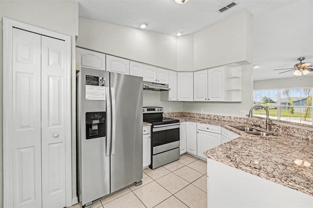 For Sale: $285,500 (3 beds, 2 baths, 1191 Square Feet)