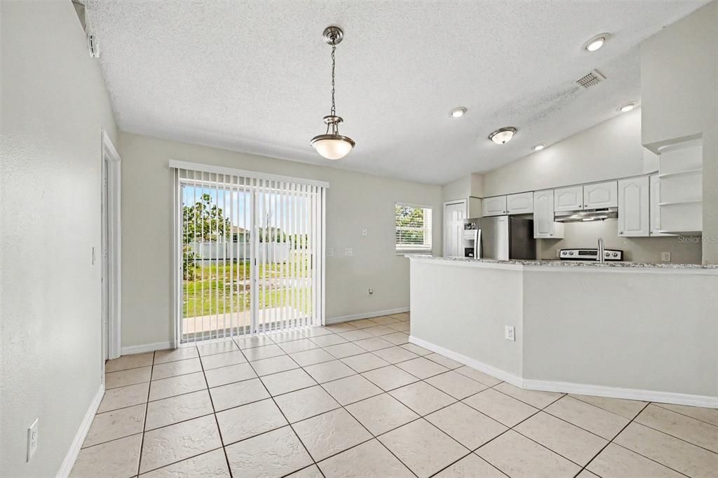 For Sale: $285,500 (3 beds, 2 baths, 1191 Square Feet)